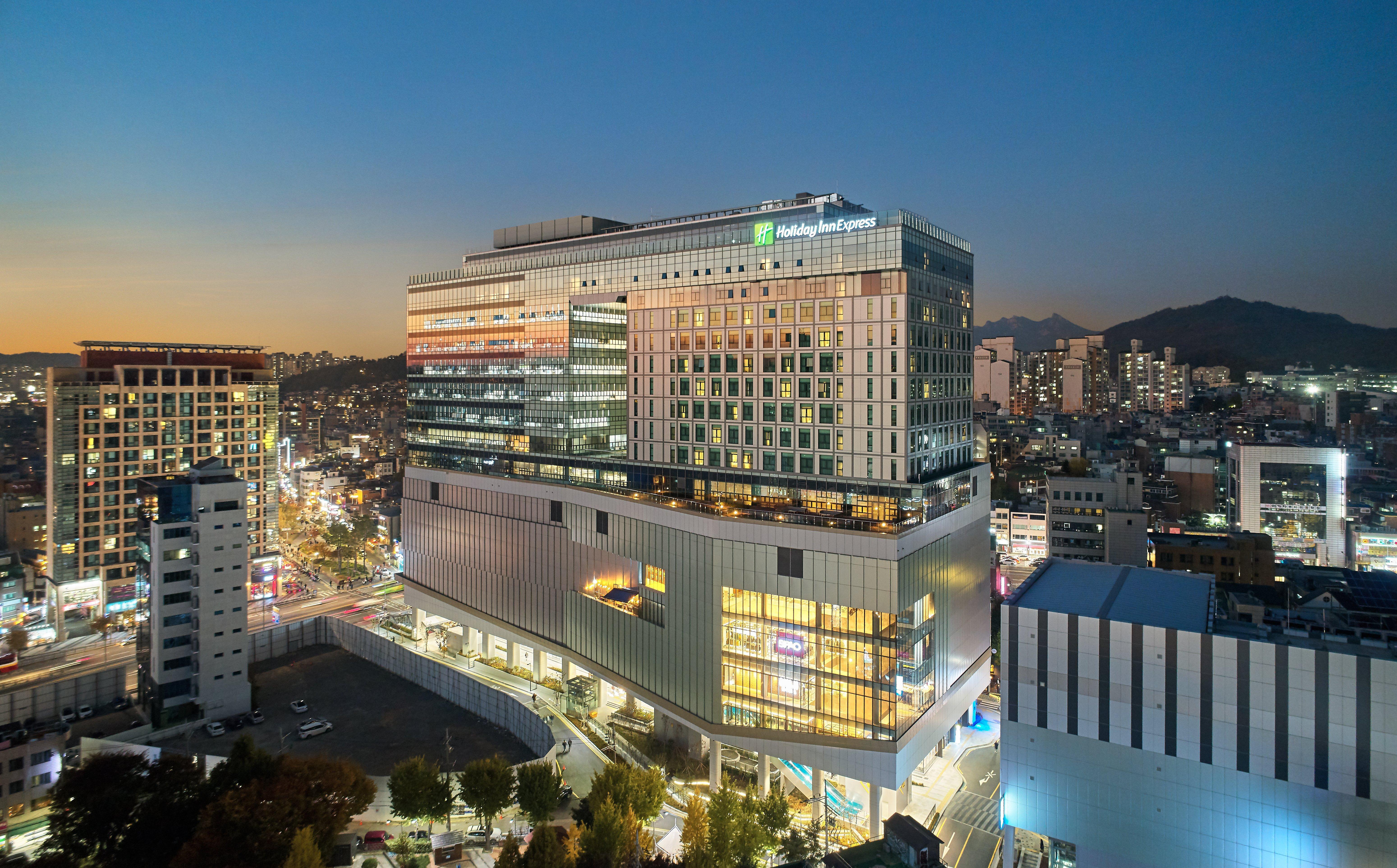 Holiday Inn Express Seoul Hongdae, An Ihg Hotel Екстер'єр фото
